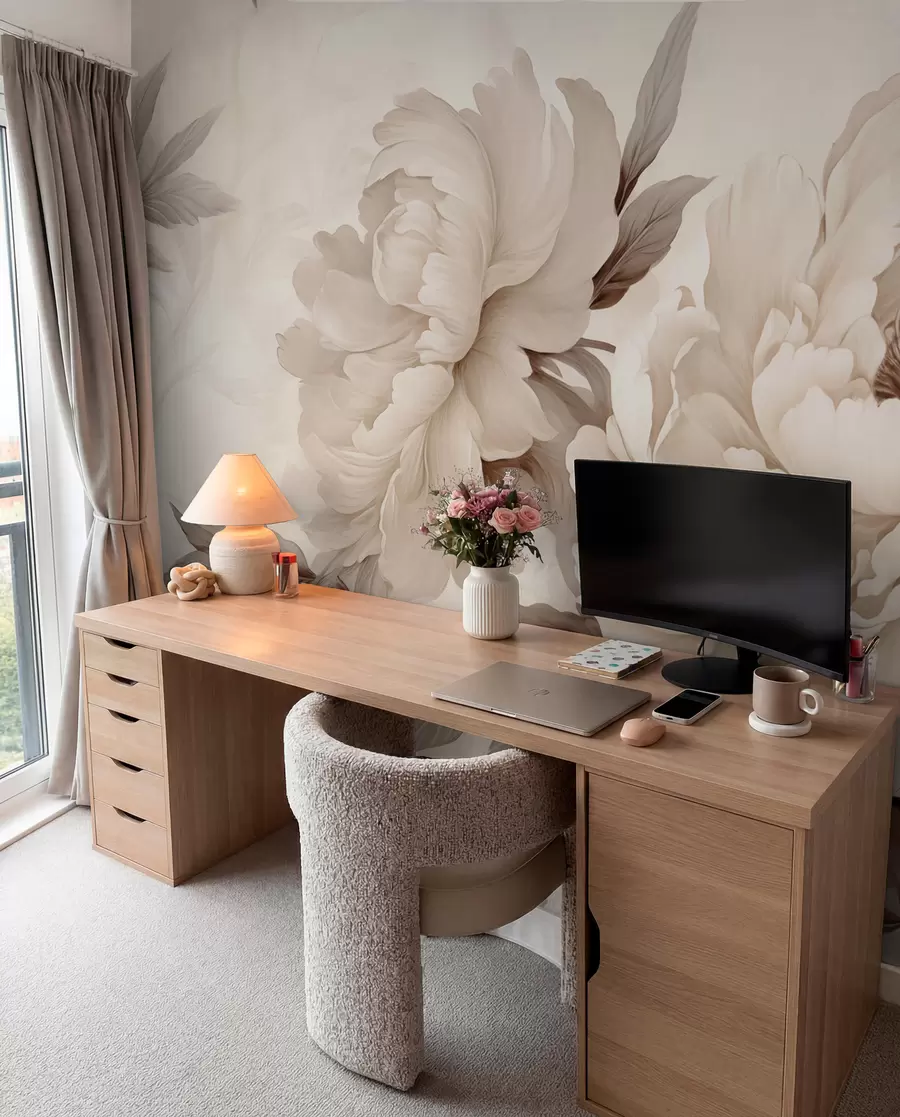 murales de pared Delicadas peonías en tonos beige crema, con refinados detalles de pétalos y hojas, que crean un ambiente cálido y sofisticado w02856v1