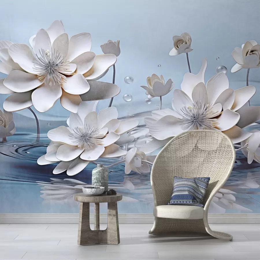 murales de pared Flores blancas texturizadas con gotas de agua, reflejos en la superficie del agua, fondo azul claro, diseño elegante w09262