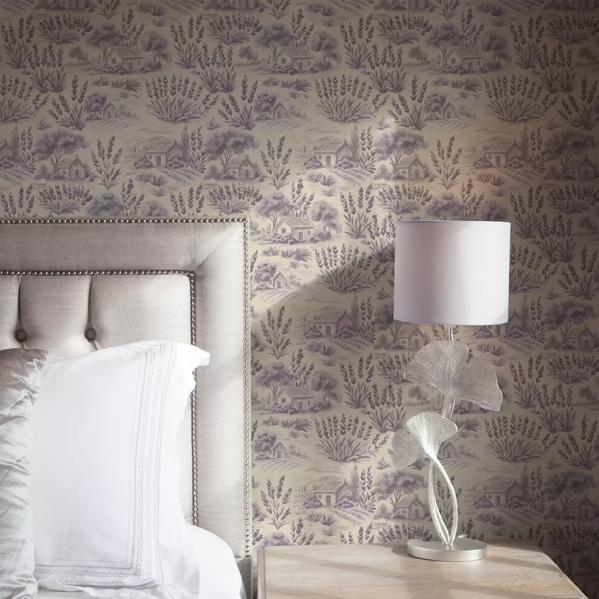 Papel pintado Campos de lavanda y casas en tonos pastel a00765