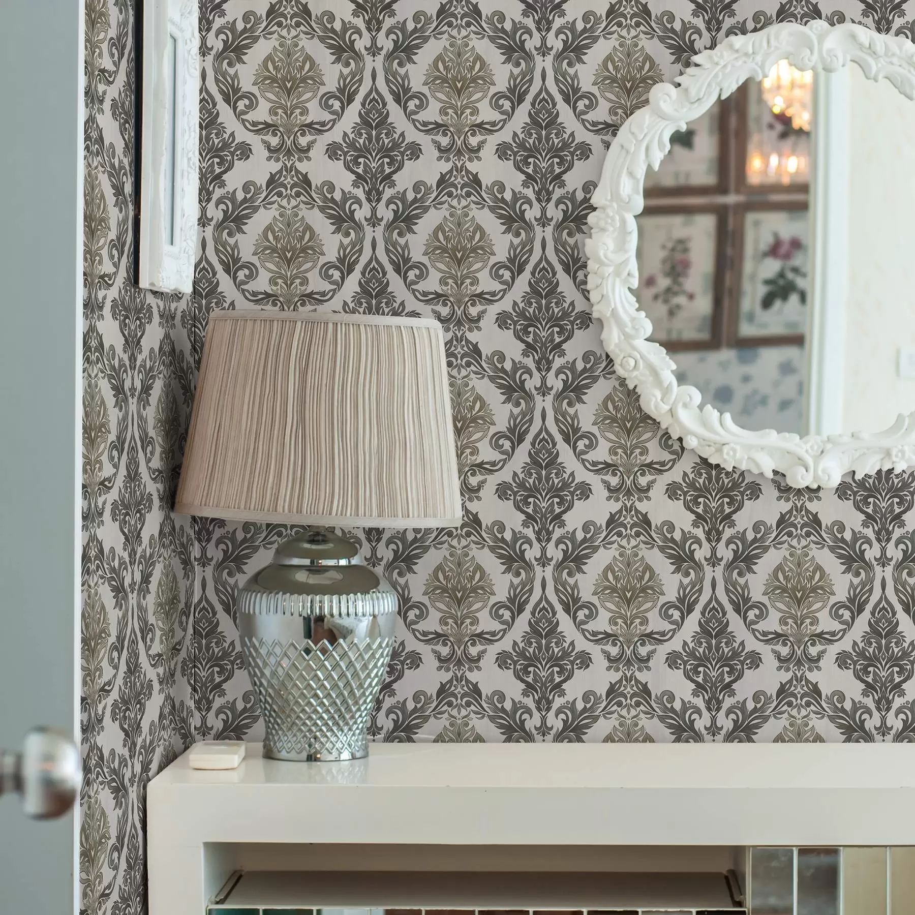 murales de pared Damasco sobre fondo claro, detalles en bronce oliva a00828v6